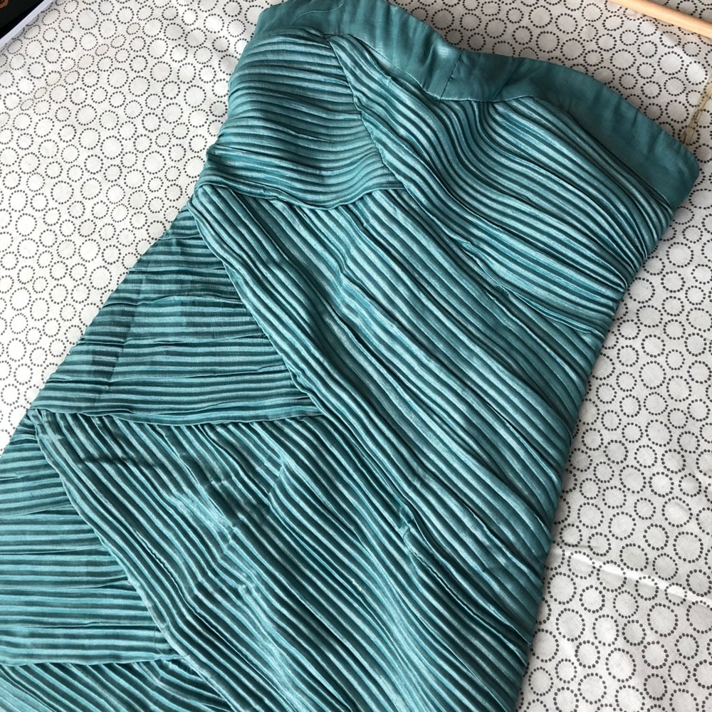 Turquoise strapless dress